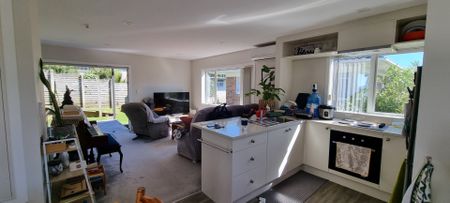 3 bedroom in Totara Vale - Photo 4