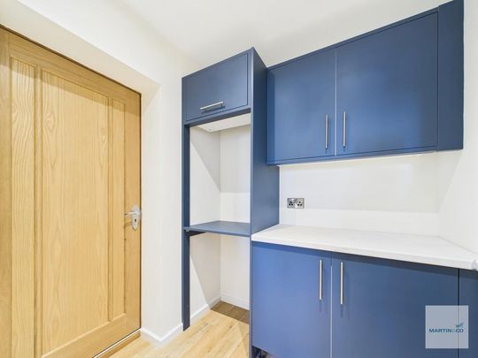 5 bedroom detached house to rent - Photo 1