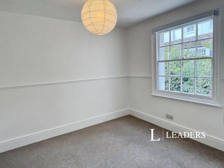 2 bedroom terraced house to rent - Photo 2