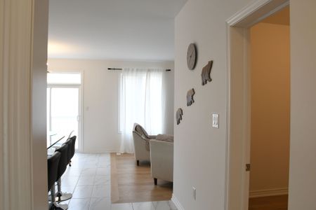 For Lease - 3141 Blazing Star Avenue, Pickering, Ontario - Photo 2