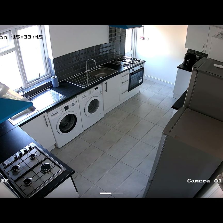 Room in a Shared House, Goodmayes Lane, IG3 - Photo 1