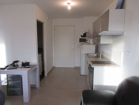 Location Appartement 2 pièces 29m² - Photo 4