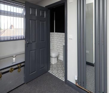 4 bedroom flat to rent - Photo 3