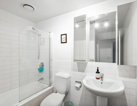 Two Bedroom Unit in Sought-after Teneriffe Location with River Views! - Photo 4