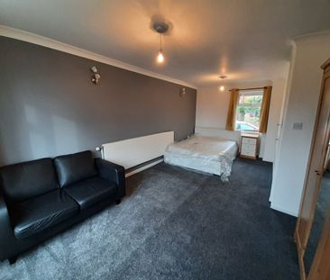 4 Bed End Terrace, Cranmer Walk, NG3 - Photo 6