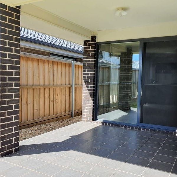 Three Bedroom Family Home - Photo 1