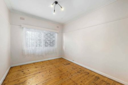 Neat and tidy three bedroom home - Photo 3