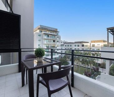 Sunlit & Stylish | Resort-Style Living in Meadowbank - Photo 4