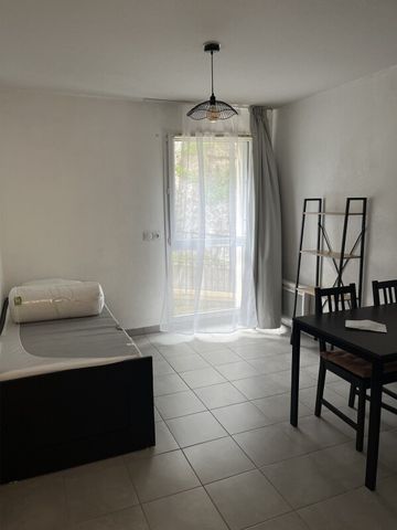 Location Appartement 1 pièce 19m² MARSEILLE 9ème - Photo 2