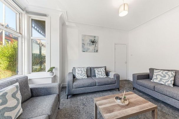 3 bedroom flat to rent - Photo 1