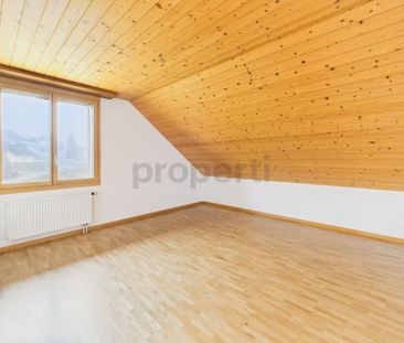 Bright 3.5-room attic apartment in Huttwil – Freshly renovated! - Photo 2