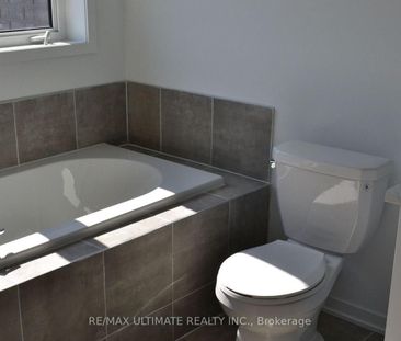 For Lease - 795 Heathrow Path Road, Oshawa, Ontario - Photo 3