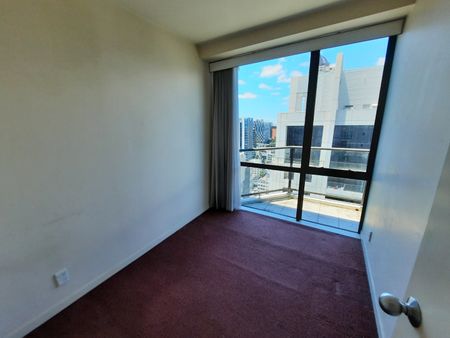 Great Central Location - Photo 5