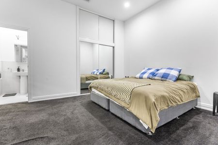 On the Waterfront - Photo 5