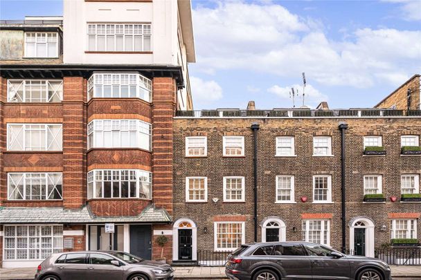 A charming period town house located on Catherine Place. The property has been subject to a substantial renovation and refurbishment programme completed to an exceptionally high standard. - Photo 1