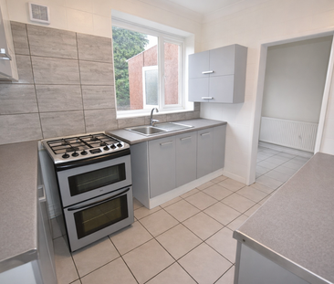 2 bedroom semi-detached house to rent - Photo 6