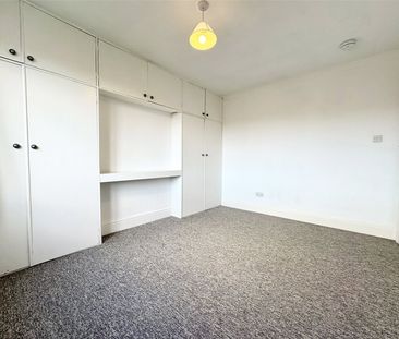 3 Bedroom - Photo 6