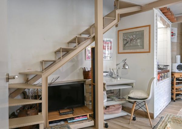 Calle de Fernández Caro, Madrid, Community of Madrid 28027