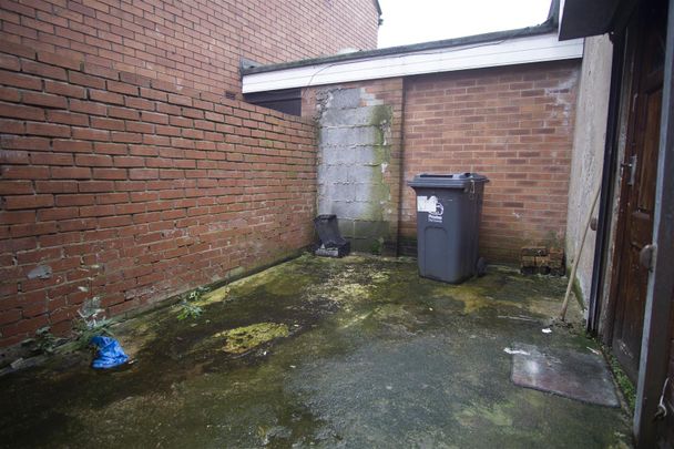 1 Bed Flat To Let on Ribbleton Lane, Preston - Photo 1