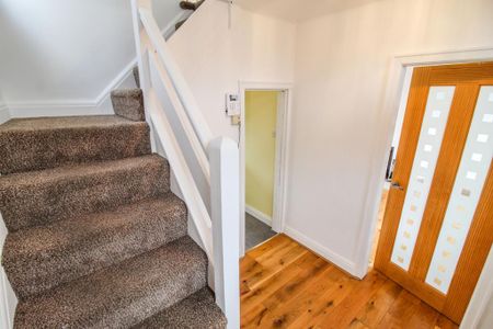 3 bedroom semi-detached house to rent - Photo 2