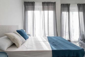 Calle Periodista Azzati, Valencia, Valencian Community 46002