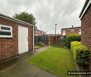 3 bedroom end of terrace house to rent - Photo 2