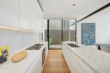 Panoramic Ocean Backdrops in a Secluded Luxury Sanctuary - Photo 5