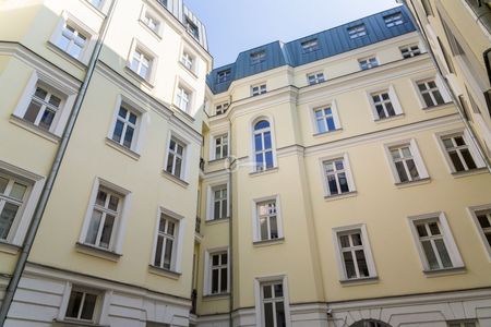 93 m2 | Biuro w kamienicy | 5 pokoi - Zdjęcie 3