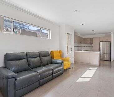 Beautifully Presented & Private 3-Bedroom Villa in a Fantastic Loca... - Photo 1