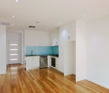 2 Bed, 1 Bath - Photo 6