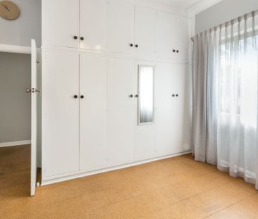 Bright, Friendly & Modern Two Bedroom Home in a Sought-After Location - Photo 5