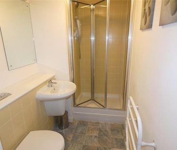 studio to rent The Roundhouse, Gunwharf Quays, Portsmouth, PO1 - Photo 3