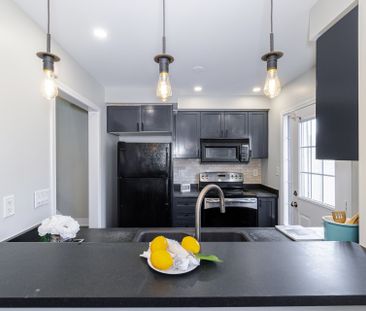 For Lease - 3034 drumloch Avenue, Oakville, Ontario - Photo 3