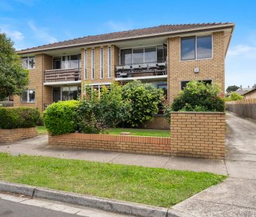 Modern comfort in a prime Thornbury location - Photo 5