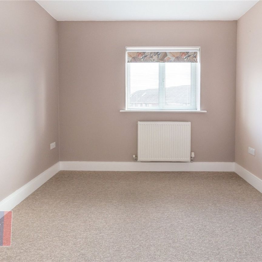 Kelston Court, - Photo 1