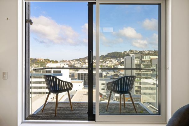PENTHOUSE APARTMENT - Photo 1