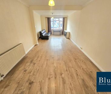 5 bedroom semi-detached house to rent - Photo 3