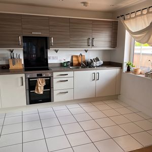 2 Bed Flat, Centenary Plaza, SO19 - Photo 3