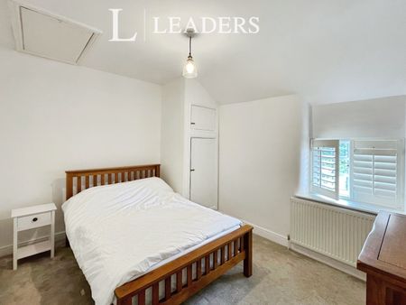 3 bedroom house to rent Maplewell Road, Woodhouse Eaves, Loughborough, Leicestershire, LE12 - Photo 2