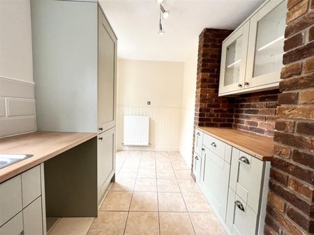 Lark Rise, Uttoxeter, Staffordshire ST14 8SZ - Photo 5