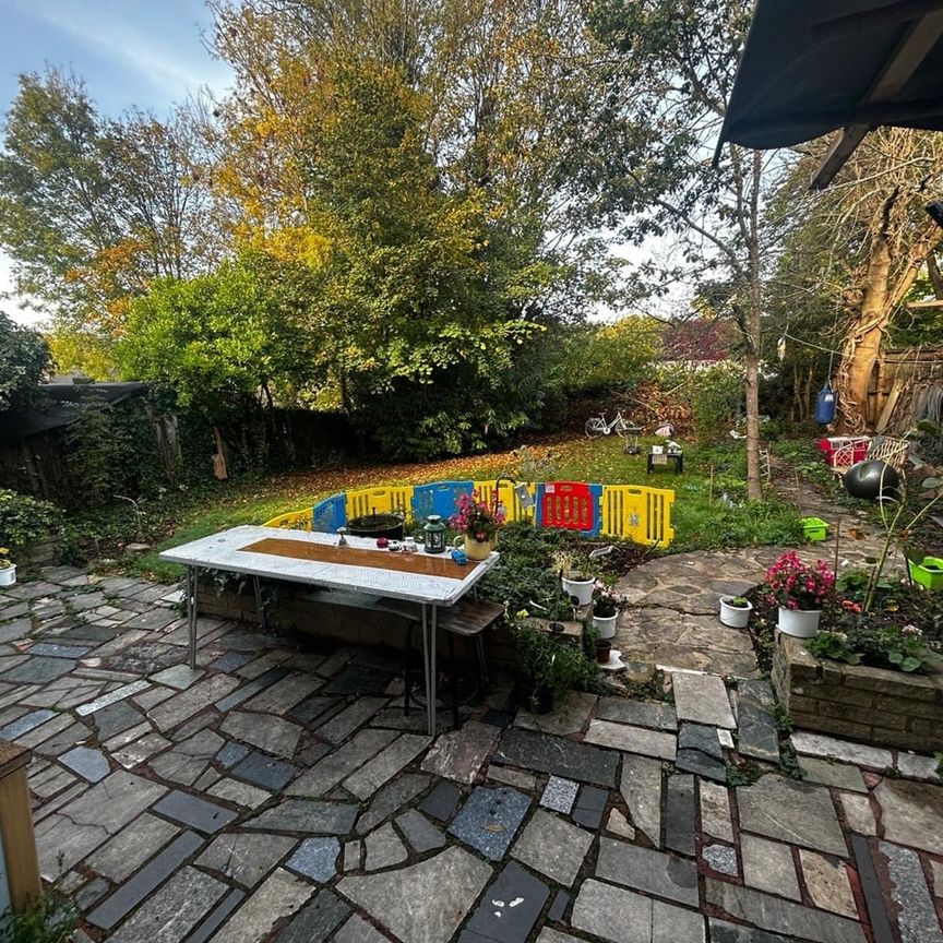 Studio Flat, Hendon Lane, N3 - Photo 1