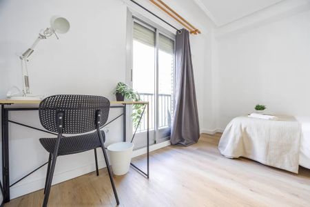 Carrer del Poeta Mas i Ros, Valencia, Valencian Community 46021 - Photo 3