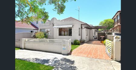 Peaceful Semi in a Leafy, Ultra-Convenient Setting - Photo 5