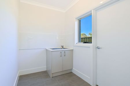 Three Bedroom Townhouse In Tahmoor - Photo 3