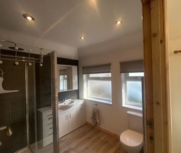 Ridgehurst Avenue - Photo 5