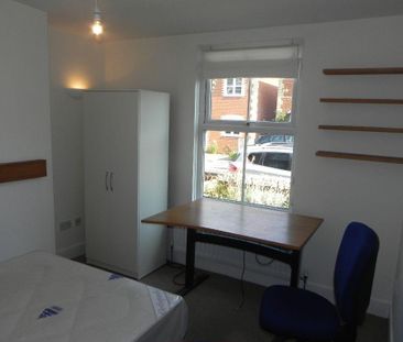 3 bedroom semi-detached house to rent - Photo 3