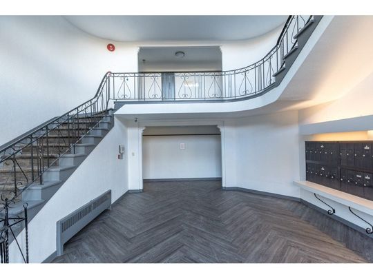 Somerset Manor - Photo 1