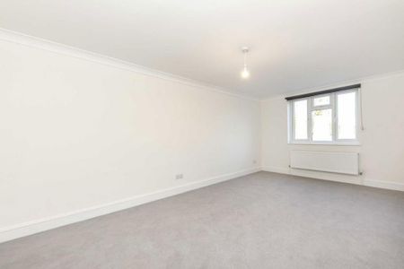 3 bedroom flat to rent - Photo 3