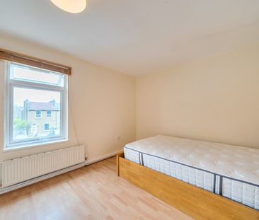 Walnut Tree Road, London, SE10 - Photo 6