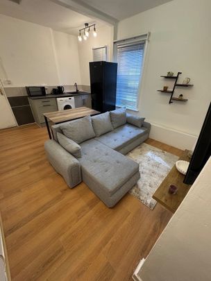 1 Bed Flat, Wilton Avenue, SO15 - Photo 1